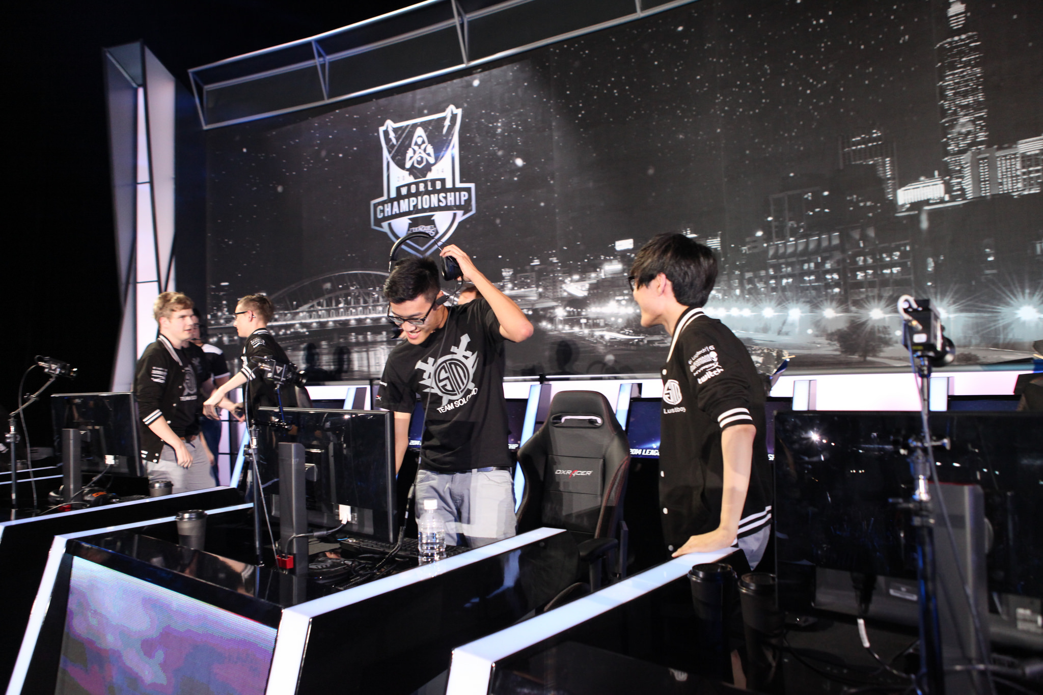 王者榮耀服務(wù)器故障致玩家信譽(yù)分被系統(tǒng)誤判違規(guī)扣除，補(bǔ)償方案爭(zhēng)議引發(fā)玩家集體不滿(mǎn)